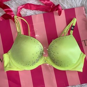 Victoria’s Secret push up bra